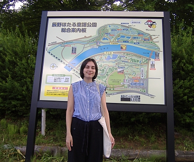 エレン ハウガンさん，辰野町松尾峡で調査研究。